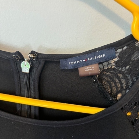 Tommy Hilfiger, Women's Black, Long Sleeve Lace, Shift Dress SZ 8 - Picture 8 of 8